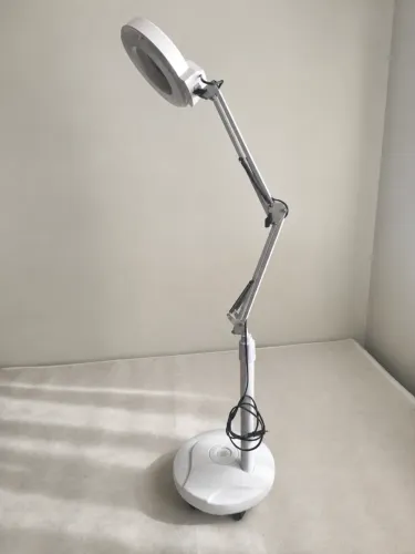 Lupa Estética Led Articulada