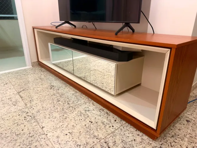 Rack moderno de 1,80m