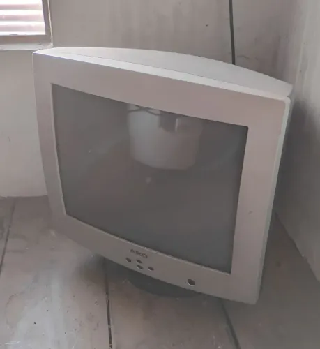 Monitor AIKO 17 polegadas 