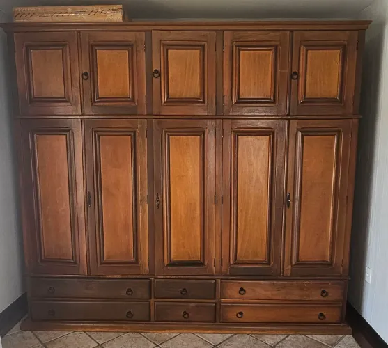 Armário Guarda-Roupa de Madeira com 10 Portas e 6 Gavetas - Muito Espaçoso