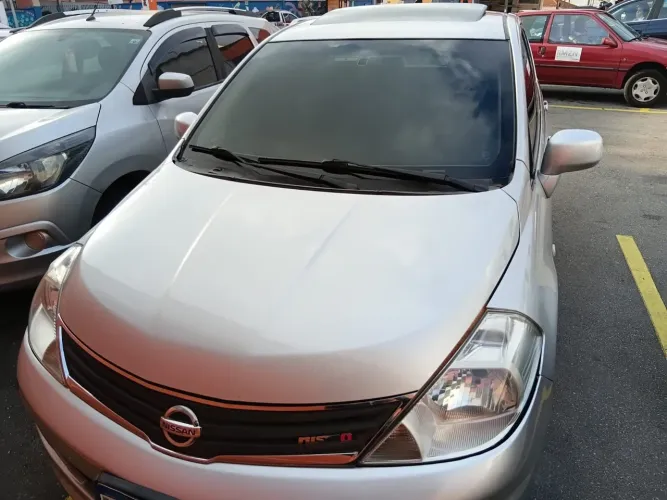 Nissan Tiida SL 1.8/1.8 Flex 16V Aut. 2011