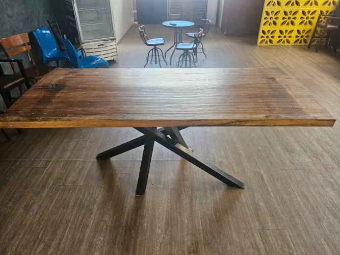 Mesa estilo industrial