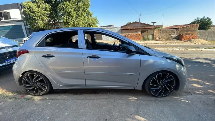 Hyundai HB20 Unique 1.0 Flex 12V Mec. 2019