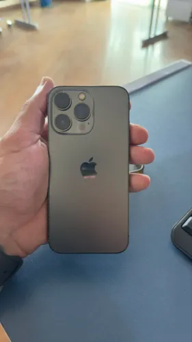 iPhone 13 Pro com excelente capacidade de armazenamento (256GB)
