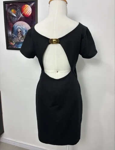 vestido sacada preto básico tubinho decote costas g