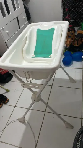 Vendo banheira com suporte semi nova 