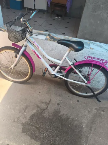 Vende- se uma bicicleta infantil semi nova