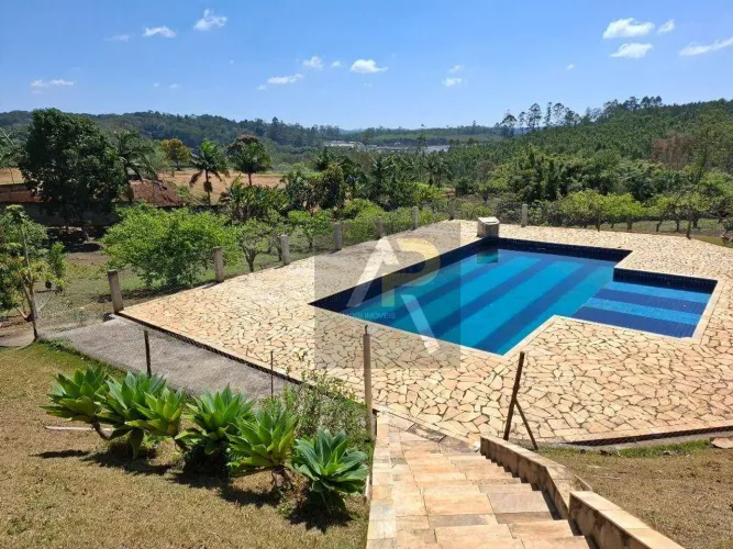 Sítio rural com 2 casas, piscina e lago 20 mil m² no Cocuera - Mogi das Cruzes/SP