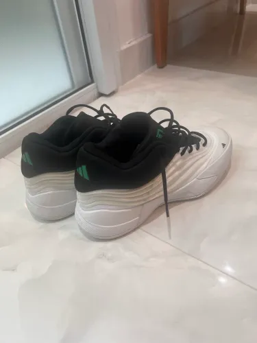 Tênis adidas Dame X - novo