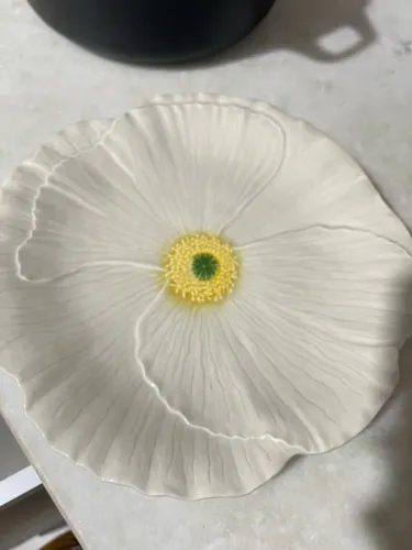 prato bordallo pinheiro flor branco