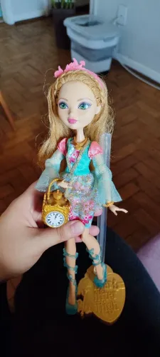 Boneca ever after higth Ashlynn Ella