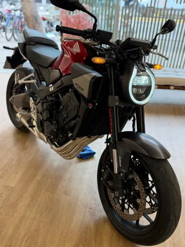 CB 650R 2026 A top com apenas 900 km Full PPF