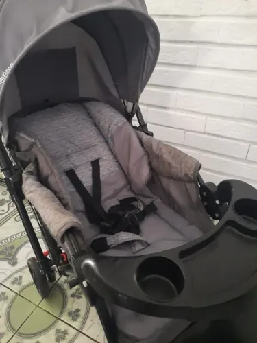 Vendo carrinho + bebê conforto Unamar NÃO faço entrega tenho vídeo do carrinho 