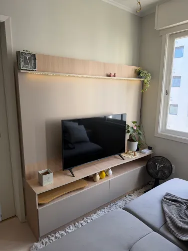 Rack com painel para sala