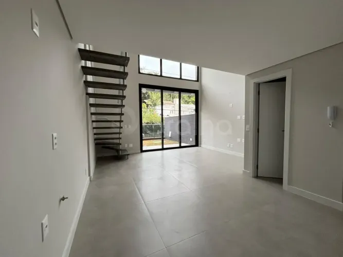 Duplex para venda tem 77 metros quadrados com 1 quarto em Jurerê - Florianópolis - SC