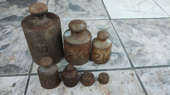 7 antigos pedos de balança de 100gr a 10kg