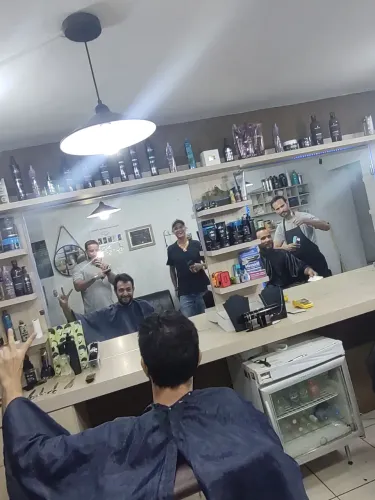 Barbearia e salão de beleza 