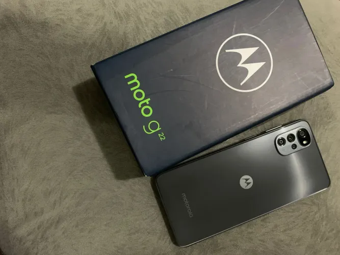 Vendo moto G22 R$:450,00 reais, acessórios e caixa novo