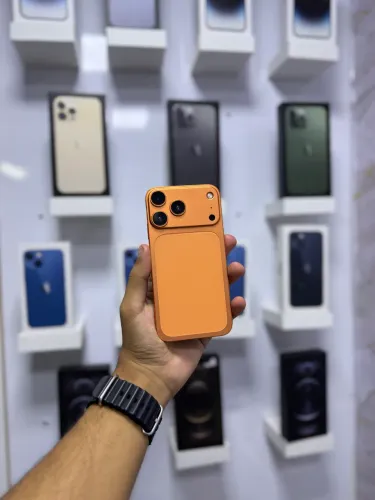 IPHONE XR 64 GB COM CARCAÇA DE 17 PRO 