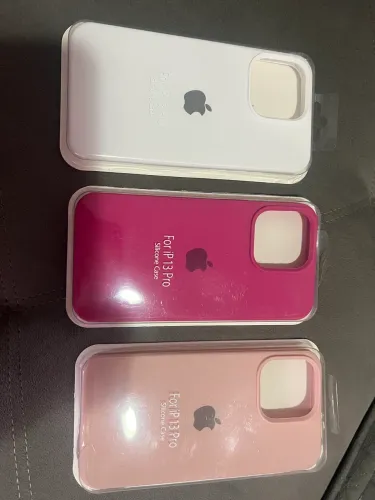 Vendo capinha iPhone 13 Pro nova! As 3 por 30 reais