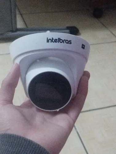 Câmera de Segurança Intelbras VIP 1130 D IP Full HD |Visão noturna e monitoramento 24h