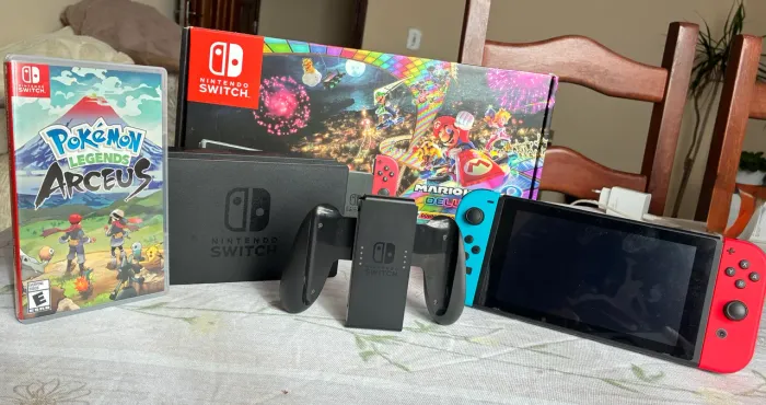 Nintendo Switch Completo na Caixa + Jogo Pokémon Legends Arceus
