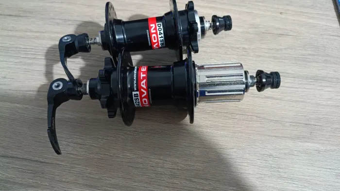 Par de cubo Novatec novo