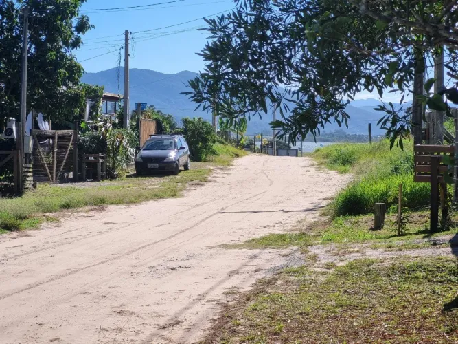 Terreno na praia do Rosa com luz Ligada!