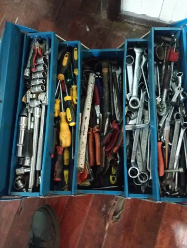 Vendo caixa de ferramentas completa