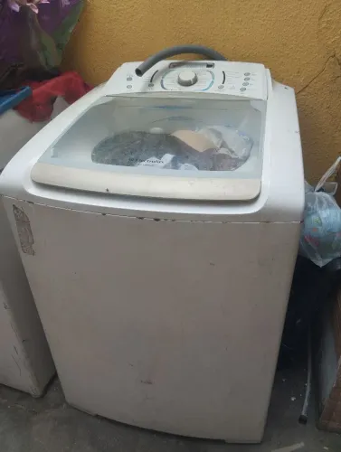 Vende se máquina usada cm defeito