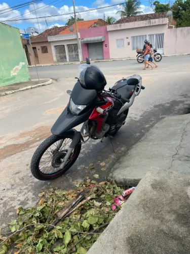 Xre 300. 2015 chama nas nota troco em carro