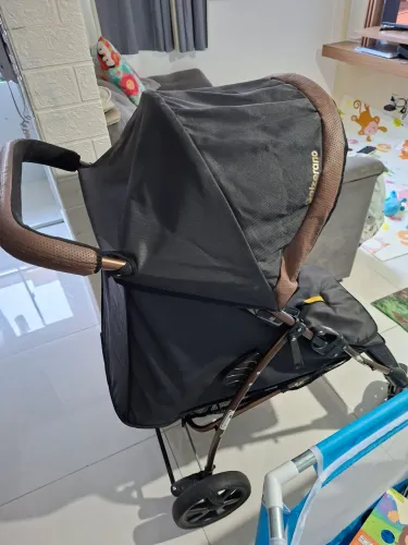Berço Moisés Portátil + Carrinho de bebê e bebê conforto