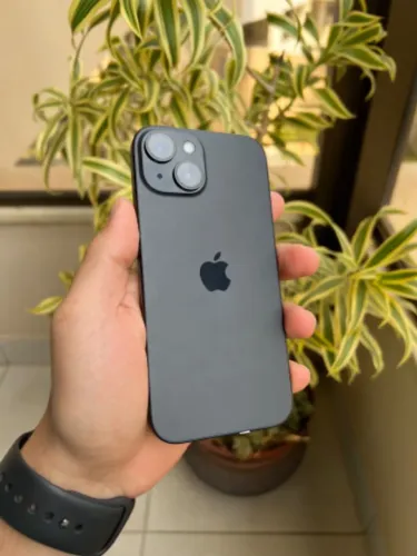iPhone 15 impecável 