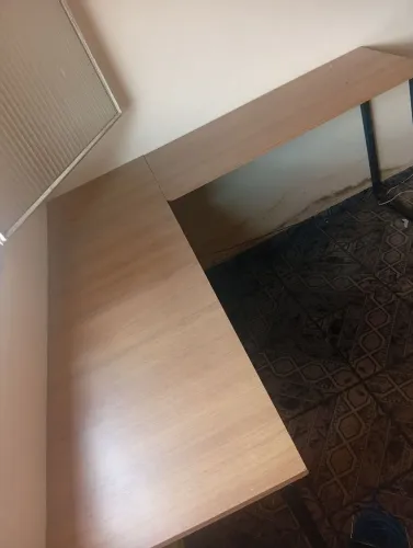 Mesa de escritório em L