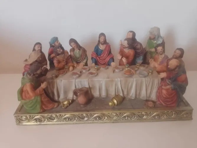Santa ceia colorida em resina - rica em detalhes