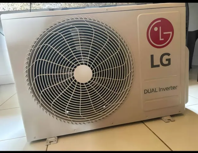Vendo uma unidade condensadora de 18.000 btus LG dual inverter