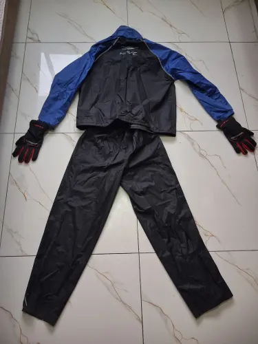 Capa de Chuva Nave Impermeável para Motociclista - Tamanho M - Excelente Estado
