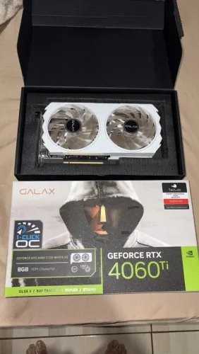Placa de video RTX 4060 TI