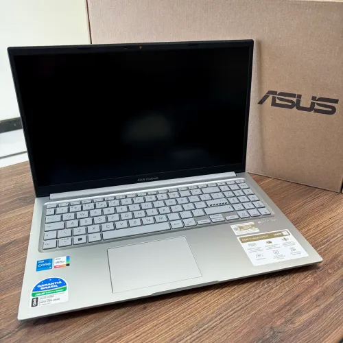 ? NOTEBOOK ASUS VIVOBOOK 15 NOVO LACRADO - i5 13ª GER / 8GB / SSD 512GB