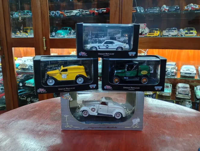 Miniaturas edição limitadas na caixa lacradas 
