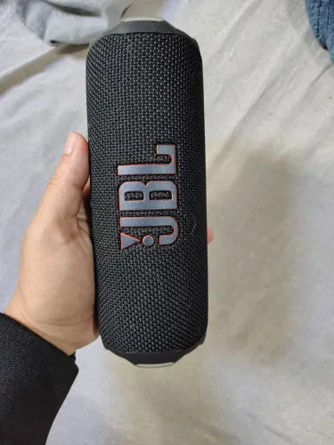 JBL Flip 7 usada poucas vezes