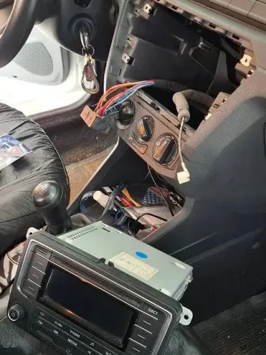 INSTALAÇÃO DE SOM AUTOMOTIVO