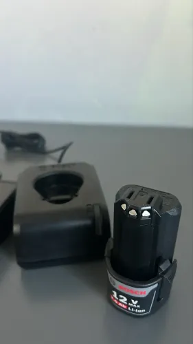 2 BATERIAS 12V + CARREGADOR BIVOLT