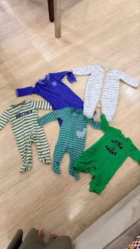 Lote de roupinhas de bebê - 3 a 6 meses ?