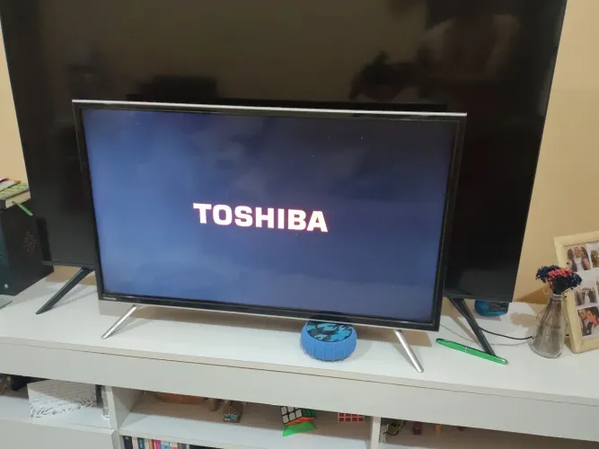 Vendo SmartTv Toshiba 32" com defeito