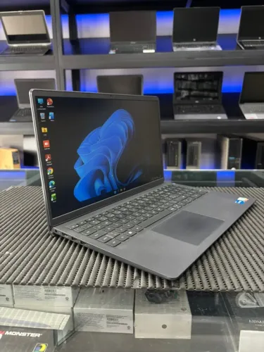 Notebook Dell Inspiron 15-3511 Core I5 11ª Ger 256Gb SSD 8GB DDR4 Tela 15.6" IPS