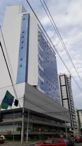 Alugo Sala Comercial no Times Busines Center - 2º andar - Vista da Av. Agamenom