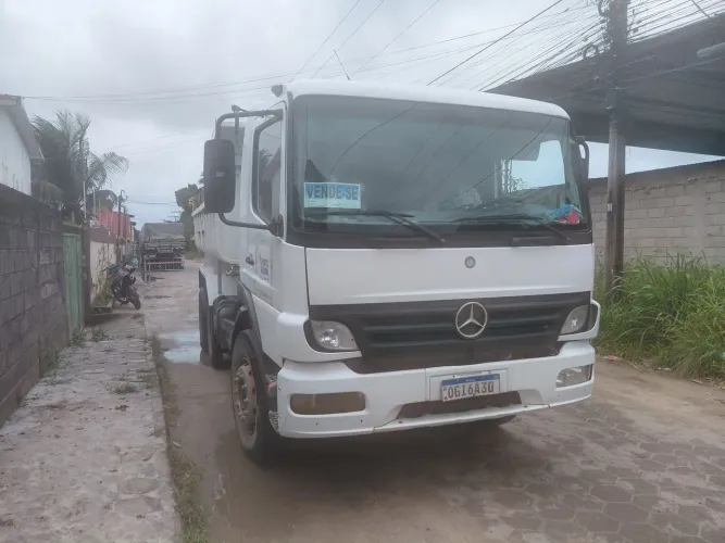 Venda da caçamba 2428 atego