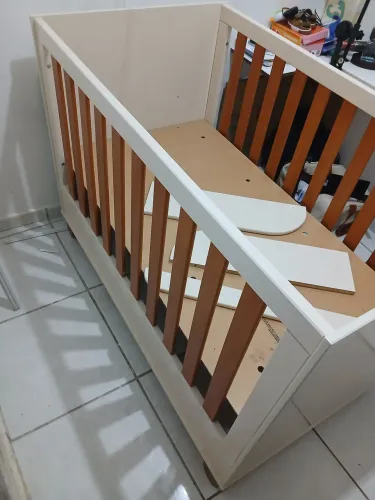 Berço 3 em 1 Novo (Sem Uso) + Armação para Mosquiteiro - Excelente Estado!