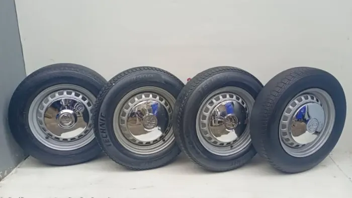 Rodas Fusca Aro 15 Com Calotas Furação 4x130